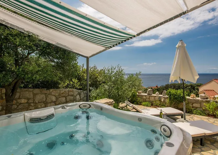 Stunning Home In Miholascica