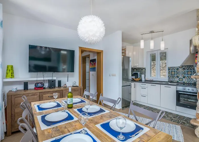 Stunning Home In Miholascica *